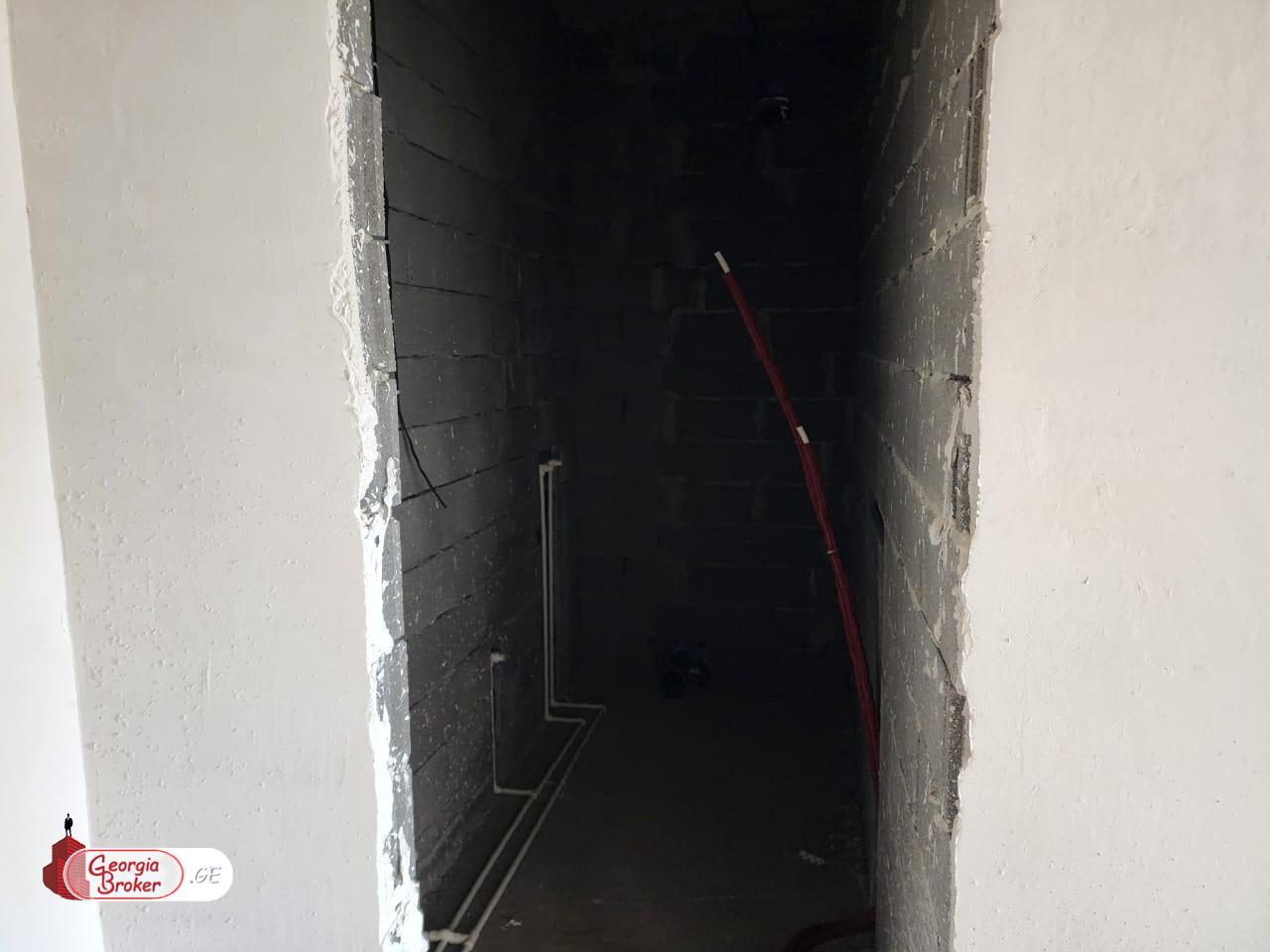 продается квартира с новым ремонтом 3-комнаты